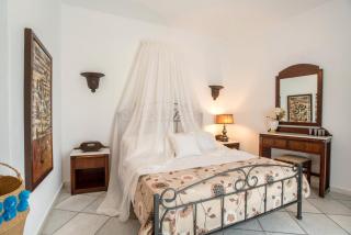Sunrock Suites - Villa Menexes - 2
