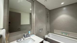 Modern 1BR Apartment - JVC - WiFi - Pool - Gym - 2