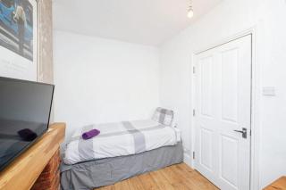 4 Bedroom House For Corporate Stays in Kettering - Kettering - 3