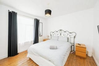 4 Bedroom House For Corporate Stays in Kettering - Kettering - 9