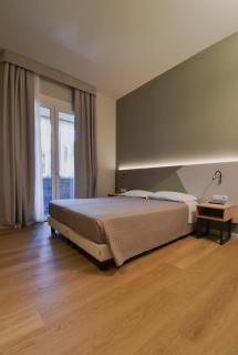 Hotel Columbia - Marina Romea - 9