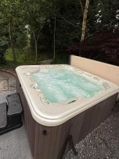 Bluebell Cottage - with hottub - Newry - 8
