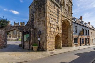 The Ancient Gatehouse & Rugantino Restaurant - Wells - 0