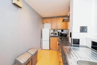 2 Bedroom House For Corporate Stays in Kettering - Kettering - 1