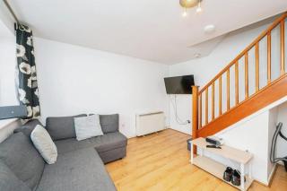 2 Bedroom House For Corporate Stays in Kettering - Kettering - 1