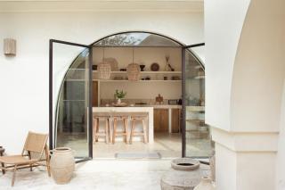 Villa Bella - Stylish 3-Bedroom Oasis with Mediterranean Charm - Canggu - 6