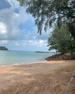 PD D'Wharf The Nest Studio With 50' Smart TV & Free WIFI - 1