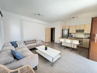 Wealthystays 3BR Terrace BBQ Villa with pool - Liopetri - 4