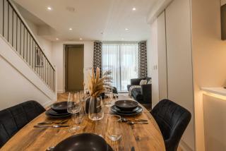 The Hidden Suite - 4BR Townhome Roof Top - 2