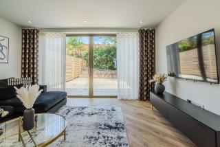The Hidden Suite - 4BR Townhome Roof Top - Manchester - 2