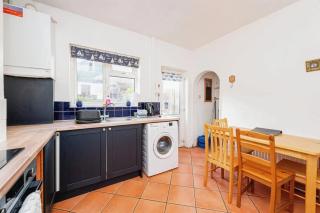 4 Bedroom House For Corporate Stays in Kettering - Kettering - 5
