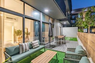 Cozy and Peaceful 2 BR Apartment with Private Garden - 3