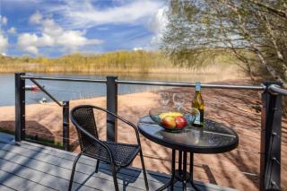 Stonelake Lodges - Birch Bank lakeside lodge with hot tub - - 8