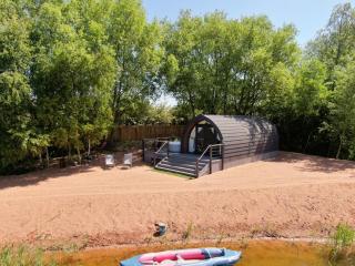 Stonelake Lodges - Birch Bank lakeside lodge with hot tub - - 7