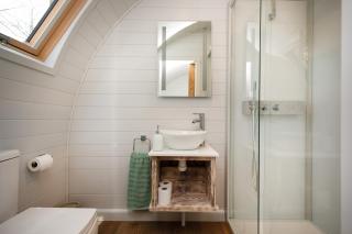 Stonelake Lodges - Birch Bank lakeside lodge with hot tub - - 4
