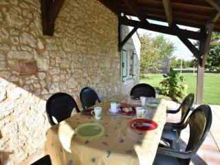 Spacious Holiday Home in Saint-Nexans with Terrace - Saint-Nexans - 9