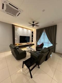 Kluang Family Homestay For 11pax,Taman Tasik Indah - Kluang - 9