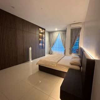 Kluang Family Homestay For 11pax,Taman Tasik Indah - Kluang - 2