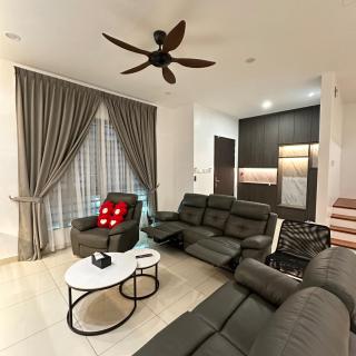 Kluang Family Homestay For 11pax,Taman Tasik Indah - Kluang - 8