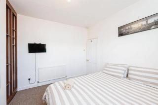 4 Bedroom House For Corporate Stays in Kettering - 8