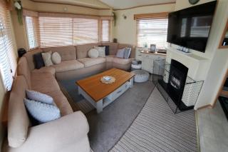 Seaside Caravan - Sleeps 6 Parking & Veranda - Kinmel Bay - 9
