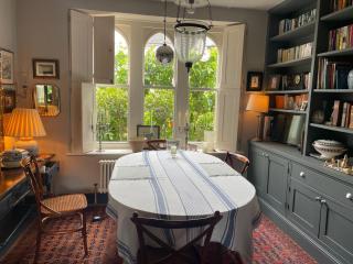 B & B Ryde - - 2