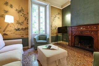 Charming Liberty-Style Villa with Garden and Parking near City Life - Milan - 3
