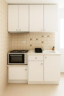 Charming White House Retreat with Balcony in Paros Lefkes - 1