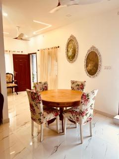 The Bougainvilla Homestay - Cochin - 8