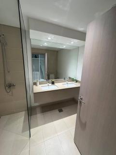 Glamorous 2bd Apt Yas Island - Abu Dhabi - 2