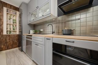 Spacious Apartment for 4 People with Air Conditioning by Noclegi Renters - Warsaw - 8