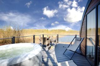 Stonelake Lodges - Birch Bank lakeside lodge with hot tub - - 1