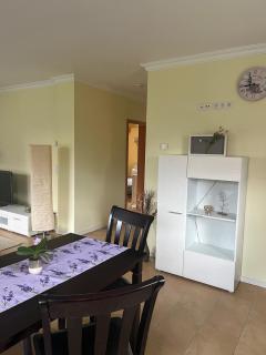 Comfy & Cozy Apartment - 6