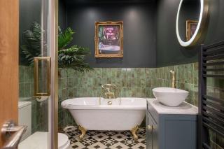 Chic Boutique Retreat with Luxury Bath - 7
