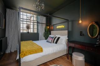 Chic Boutique Retreat with Luxury Bath - Barnard Castle - 3