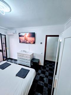 Very Large family room with terrace - La Línea de la Concepción - 8