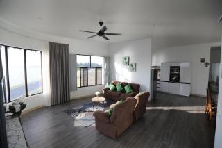 Elizabeths Home Away From Home - 7