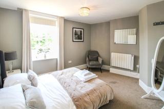 The Fraya Suite at Sterling house Short Stays - Basingstoke - 6