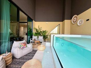 BLVD - Luxe Retreat - Stylish Stay with Full Privacy - 2