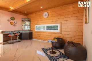 StayVista at Euphorias Edge with Bonfire, Wifi - Rānīkhet - 5