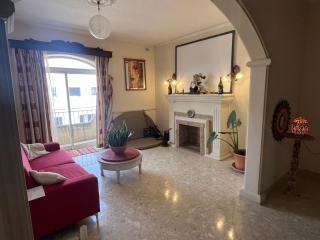 Triple room in Beautiful Artsy Maisonette - St Julian's - 4