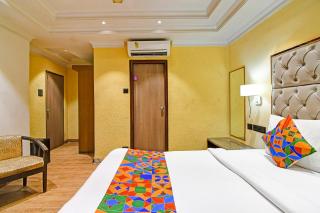 FabHotel Gulshan International - Nr Peter Cat Park Street - 2