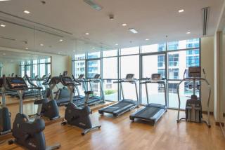 Super Chic Golf Apartment - 8