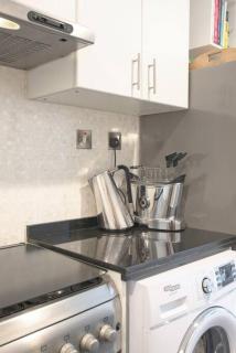 Super Chic Golf Apartment - 7