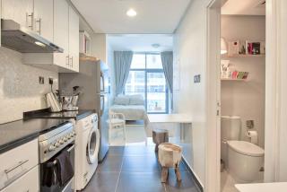 Super Chic Golf Apartment - 2