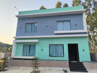 V Square Pool Villa - - 5