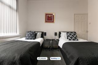 Modern 3-Bedroom House in Leigh - Ideal for Families Contractors & Long Stays - Leigh - 9