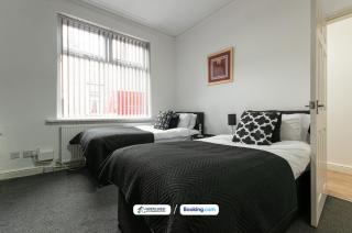 Modern 3-Bedroom House in Leigh - Ideal for Families Contractors & Long Stays - Leigh - 8