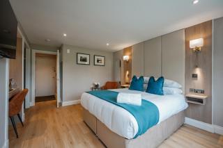Powfoulis Inn - 6