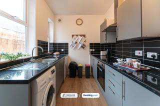 Modern 3-Bedroom House in Leigh - Ideal for Families Contractors & Long Stays - Leigh - 3